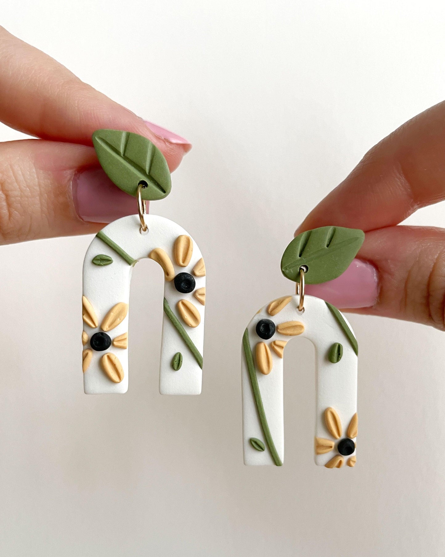 Daisy Drop Earrings - Lilyvine Design